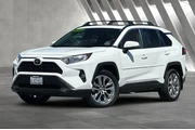 $29500 : Toyota RAV4 2019 AWD XLE Pre thumbnail