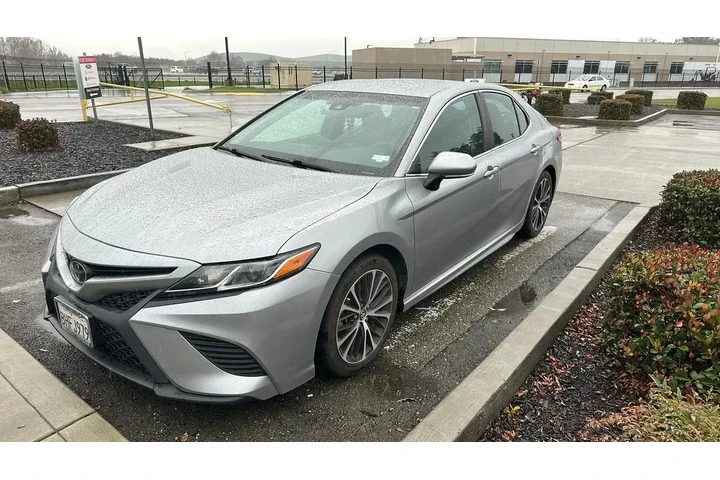 $14950 : Toyota Camry 2018 SE 4dr Sed image 1