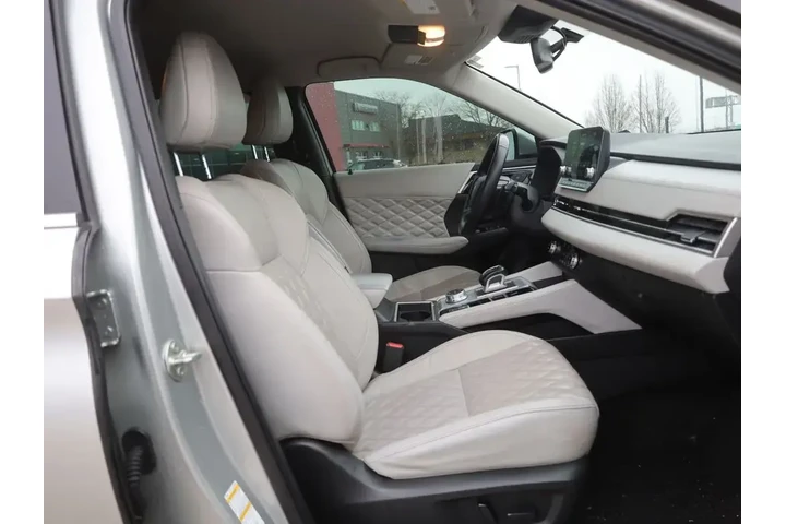 $17477 : Mitsubishi Outlander 2022 AW image 10