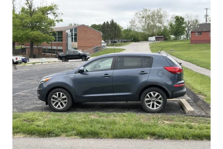 $4999 : 2015 Sportage LX image 3