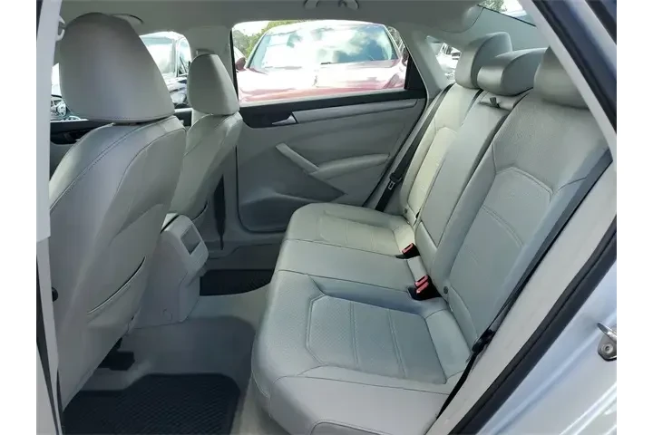 $8990 : Volkswagen Passat 2015 1.8T image 9