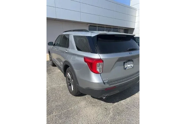 $29864 : Ford Explorer 2023 XLT 4dr S image 5