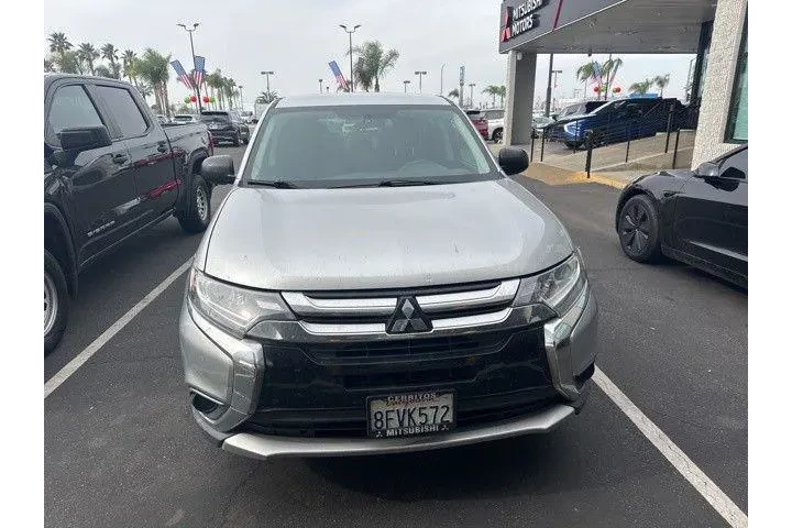 $11999 : Mitsubishi Outlander 2018 ES image 3