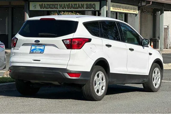 $12209 : Ford Escape 2019 S 4dr SUV image 3