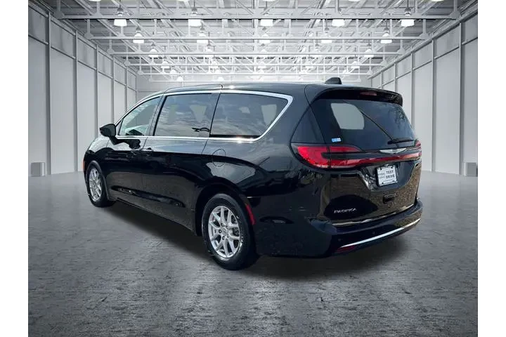 $24991 : Chrysler Pacifica 2024 Touri image 5