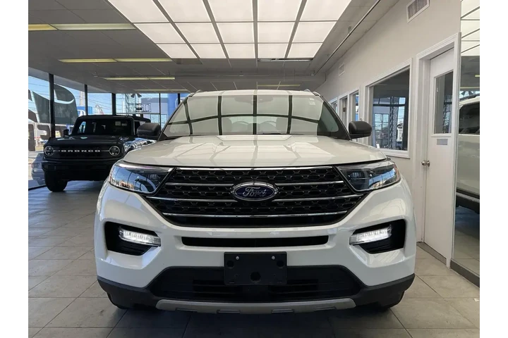$30995 : Ford Explorer 2022 AWD XLT 4 image 2