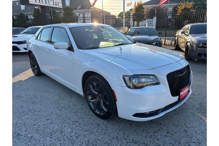 2023 300 300 S image 3