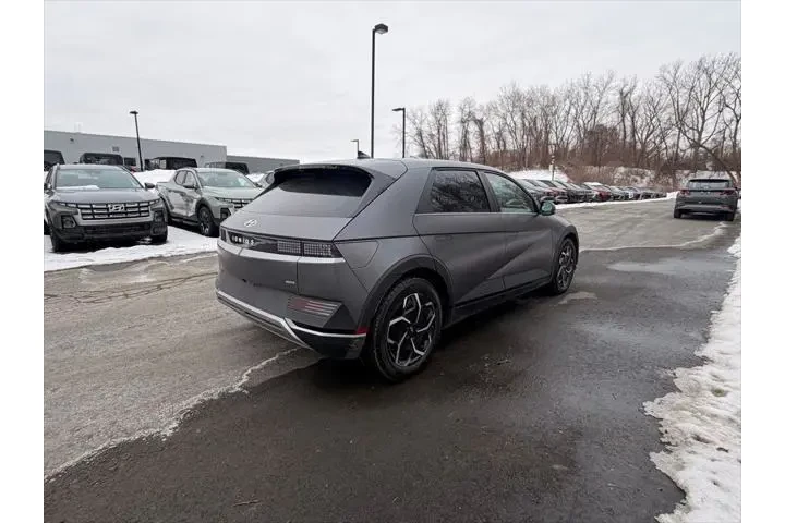 $29500 : Hyundai IONIQ 5 2024 AWD SEL image 3