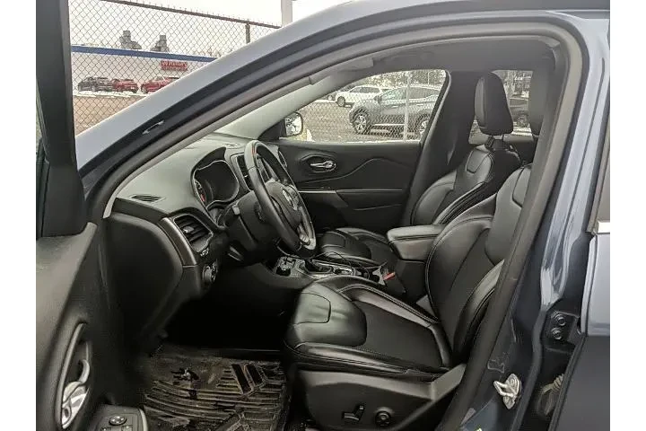 $17946 : Jeep Cherokee 2019 4x4 Latit image 10