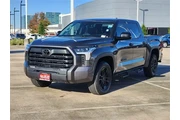 $38495 : Toyota Tundra 2023 4x4 SR5 4 thumbnail
