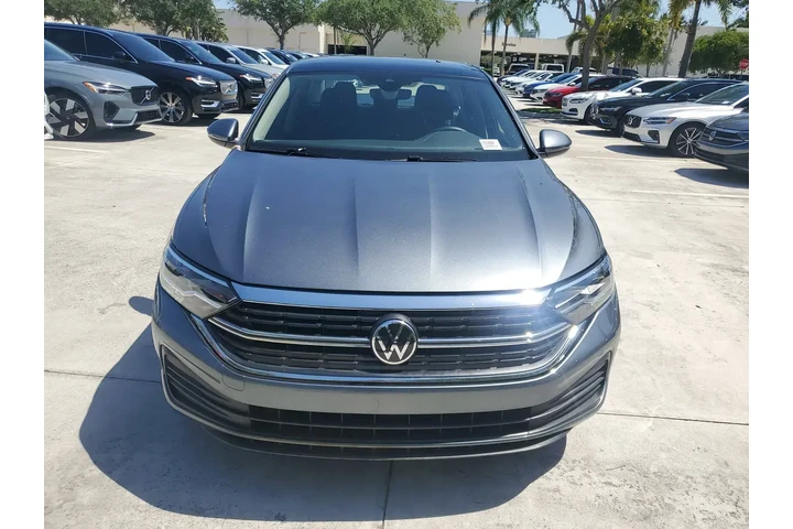 $17988 : Volkswagen Jetta 2023 SE 4dr image 2