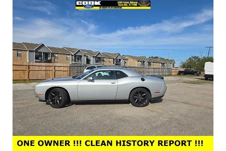 $23983 : Dodge Challenger 2022 SXT 2d image 2