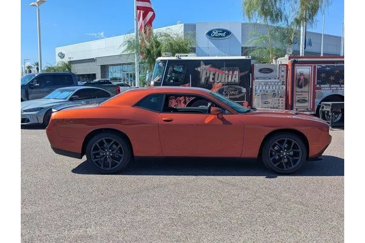 Dodge Challenger 2022 SXT 2d image 7