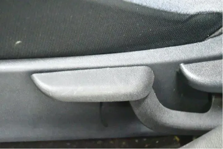 $16994 : Nissan Versa 2025 SV 4dr Sed image 7