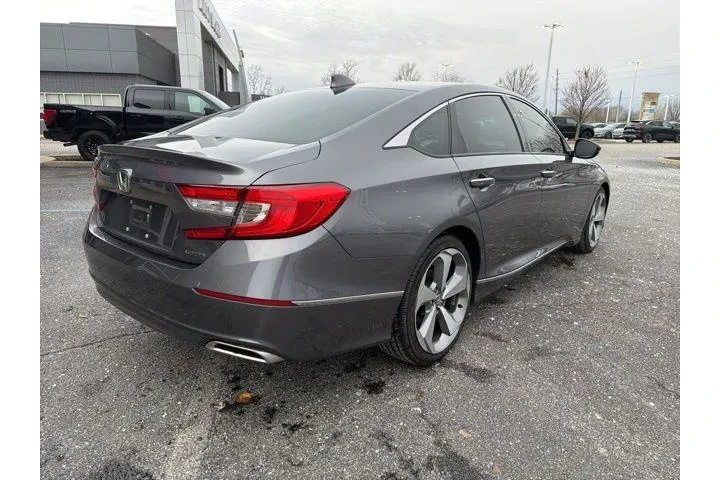 $22995 : Honda Accord 2018 Touring 4d image 4