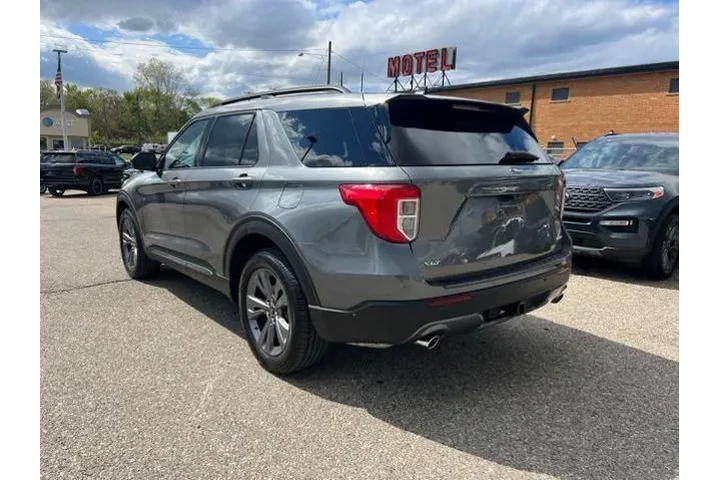 $33650 : Ford Explorer 2023 AWD XLT 4 image 5