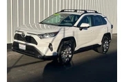 Toyota RAV4 2020 XLE Premium en Bakersfield