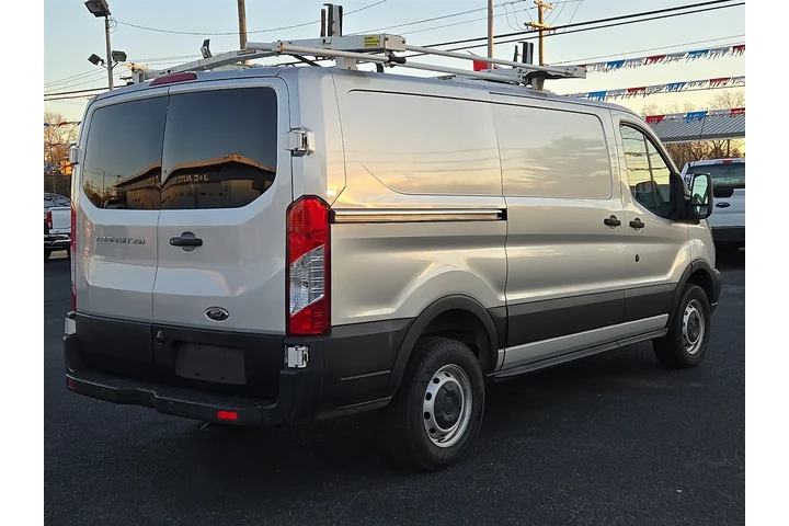 $22900 : 2019 Transit 250 Van Low Roof image 6