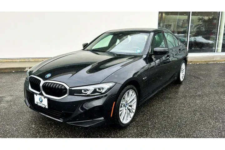 $25500 : BMW 3 Series 2023 AWD 330e x image 2