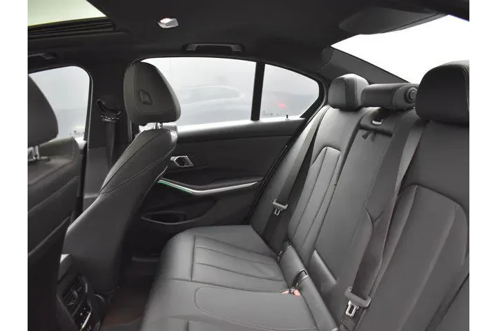 $30518 : BMW 3 Series 2024 330i 4dr S image 8