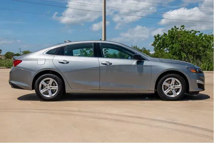 $17347 : Chevrolet Malibu 2023 LS Fle image 8