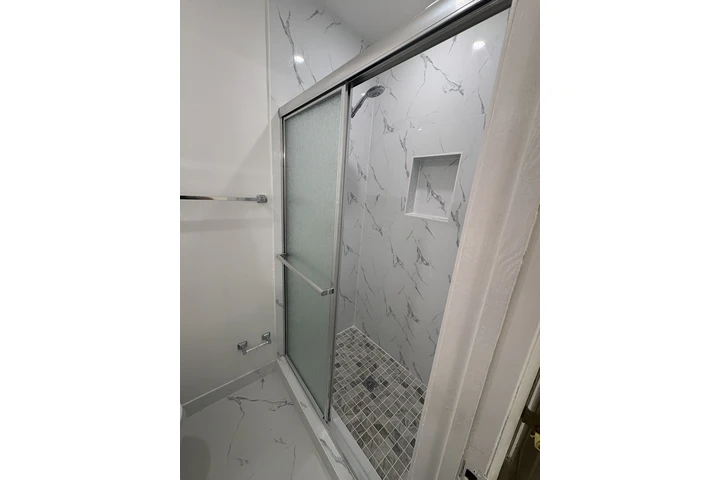 $1300 : Se renta efficiency image 8