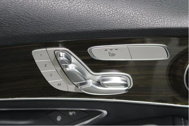 $17933 : Mercedes-Benz C-Class 2018 C image 4