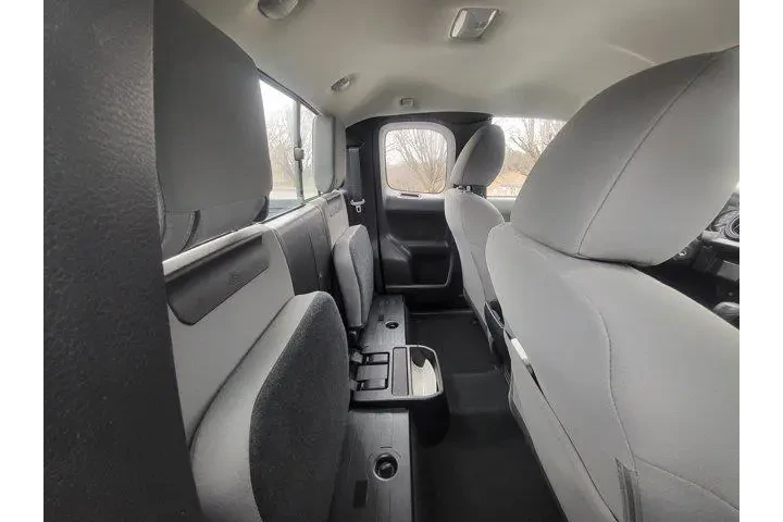 $17500 : Toyota Tacoma 2017 4x2 SR5 4 image 9