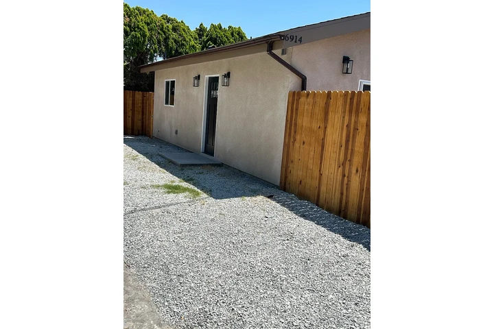 $1470 : Bell Gardens Renta Ready!! image 1