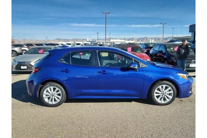$24995 : Toyota Corolla Hatchback 202 image 2