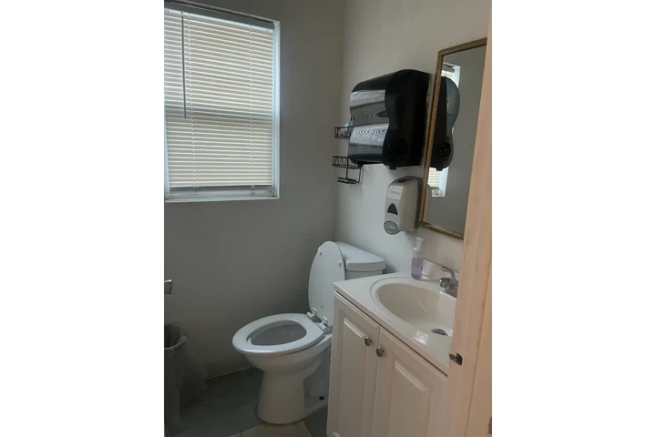 $2500 : Local comercial tipo oficina image 6