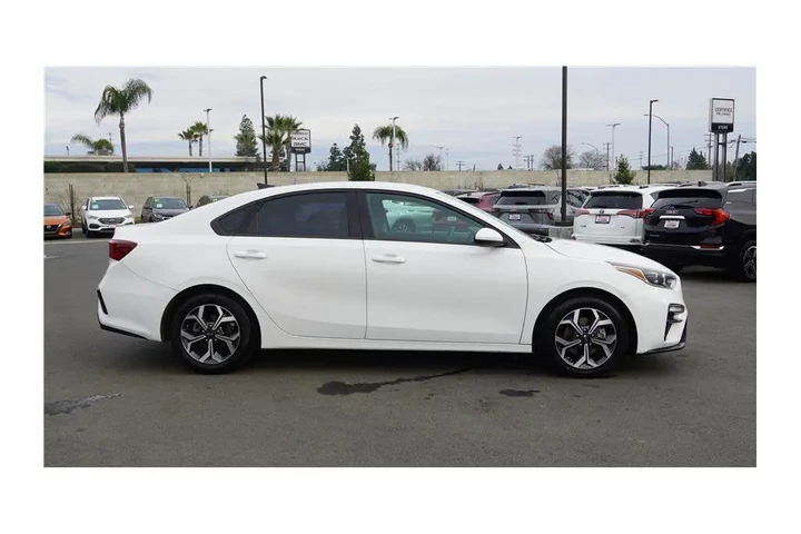 $12984 : 2019 Forte LXS image 5