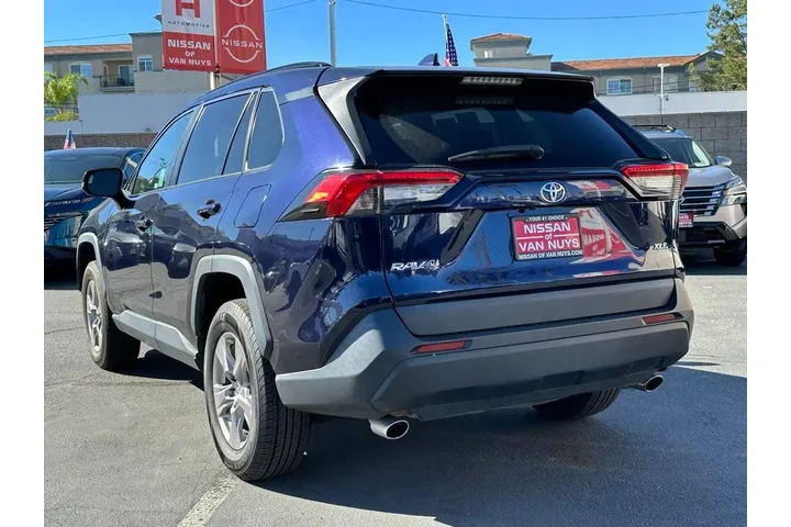 $24898 : Toyota RAV4 2022 XLE 4dr SUV image 4