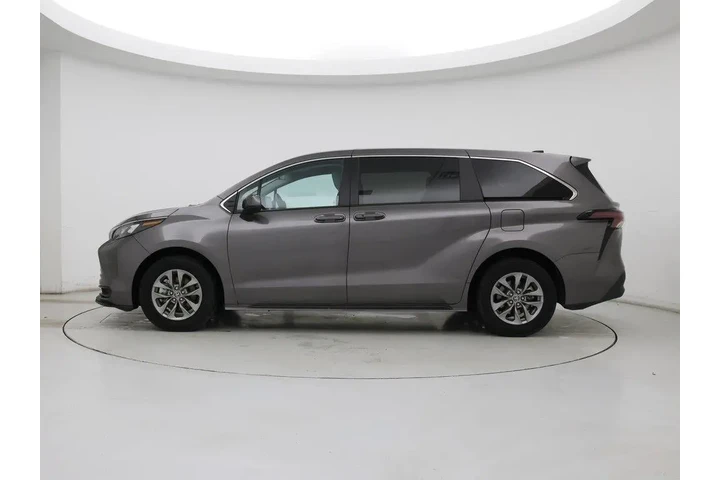 $35998 : Toyota Sienna 2024 LE 8-Pass image 3