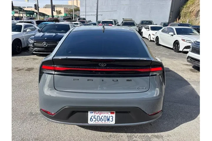 $28498 : Toyota Prius 2023 LE 4dr Hat image 7