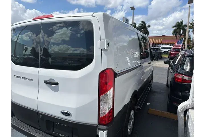 $32990 : Ford Transit 2024 250 3dr SW image 6