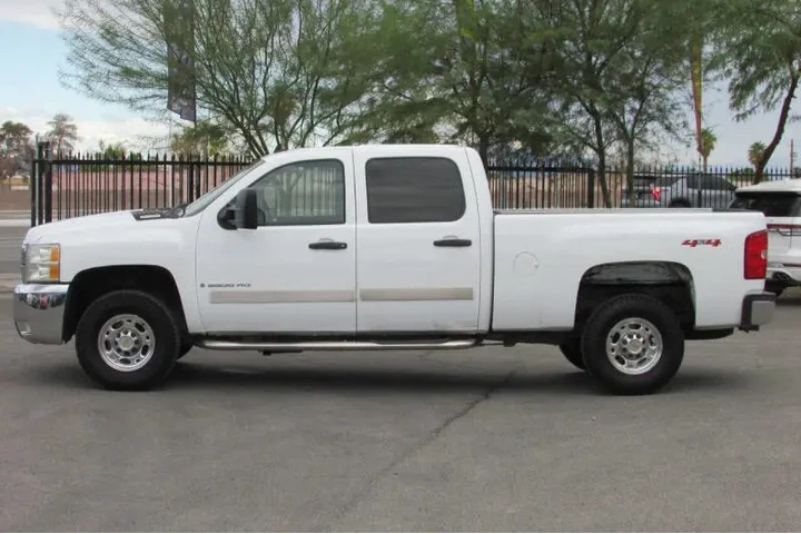 $13995 : 2007 Silverado 2500HD LT2 image 5