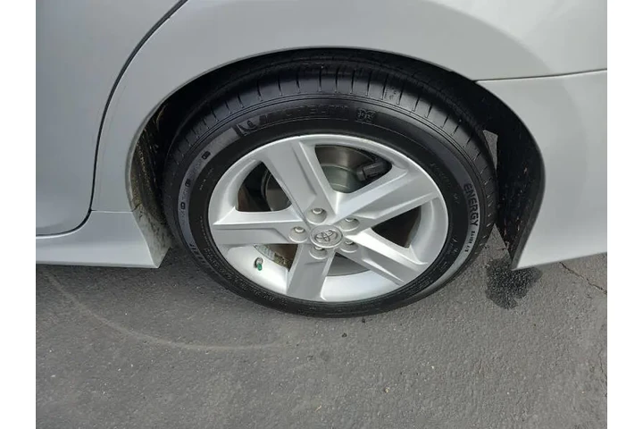 $13495 : 2014 Camry SE image 6