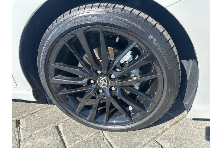 $33488 : Toyota Camry 2024 XSE V6 4dr image 4