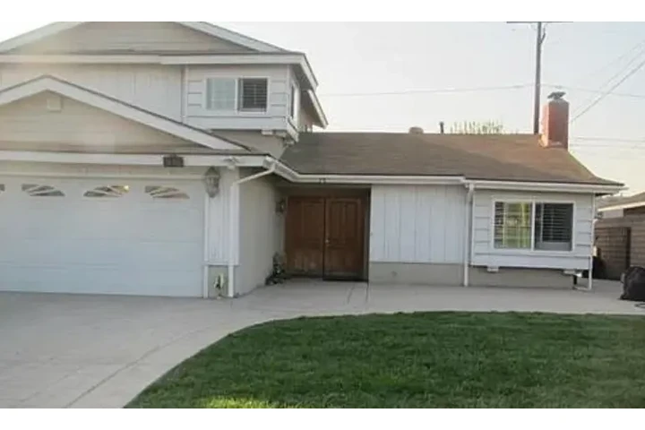 $2750 : 4 💢Beautiful casa 4.5Baths🌲 image 1