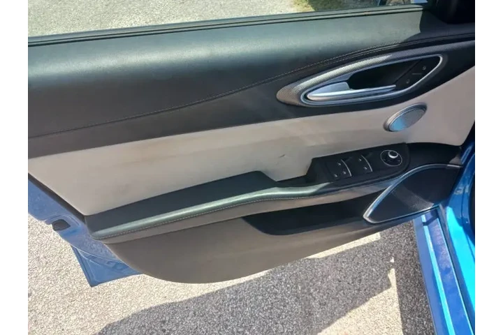 $17800 : 2018 Alfa Romeo Giulia Ti Spo image 6
