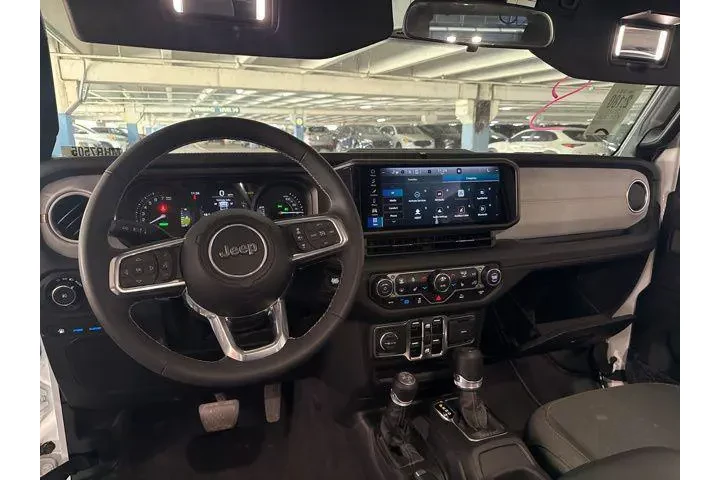 $34995 : Jeep Wrangler 2025 4x4 Sahar image 6