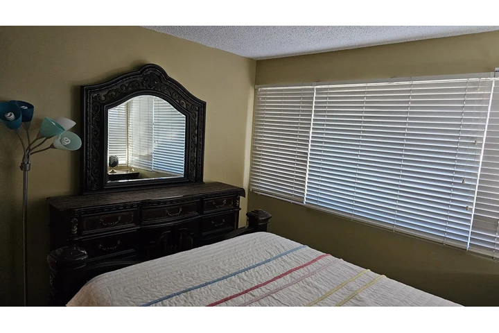 $850 : Cuarto amueblado en Fullerton image 2
