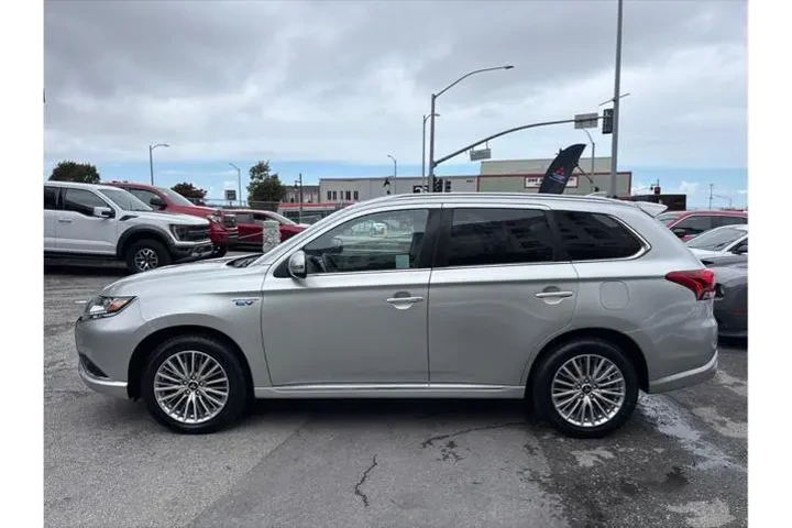 $18498 : Mitsubishi Outlander PHEV 20 image 3