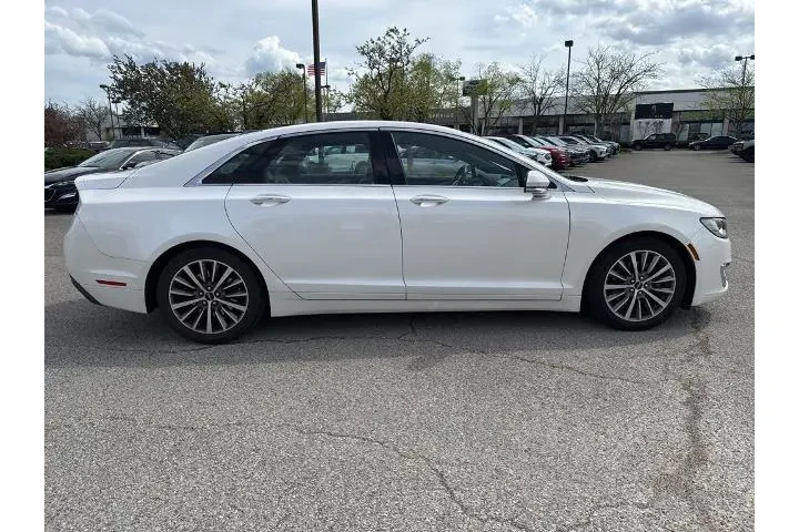 $18000 : Lincoln MKZ 2019 AWD Reserve image 9