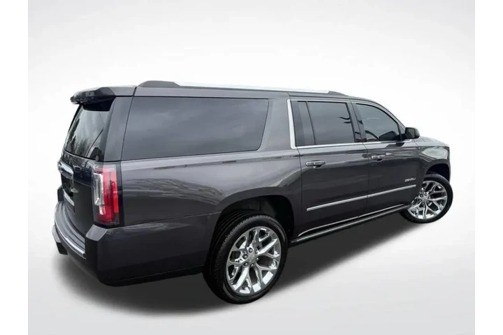 $27110 : 2018 GMC Yukon XL Denali image 3