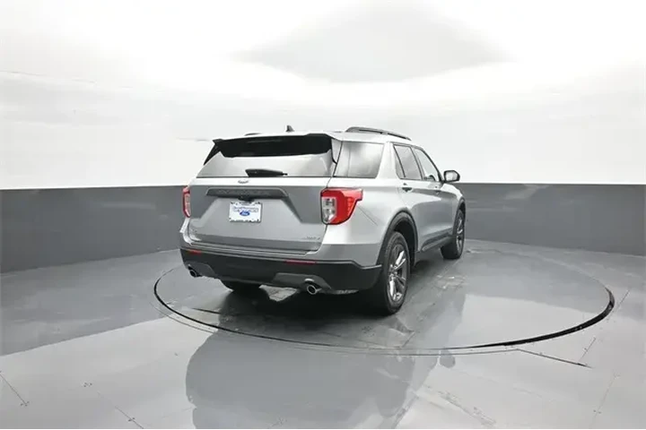 $32958 : Ford Explorer 2023 AWD XLT 4 image 7