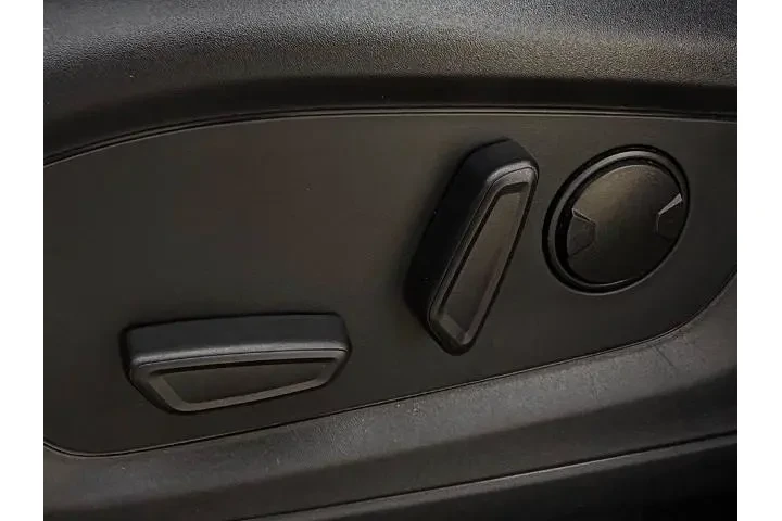 $29749 : Ford Explorer 2024 XLT 4dr S image 6