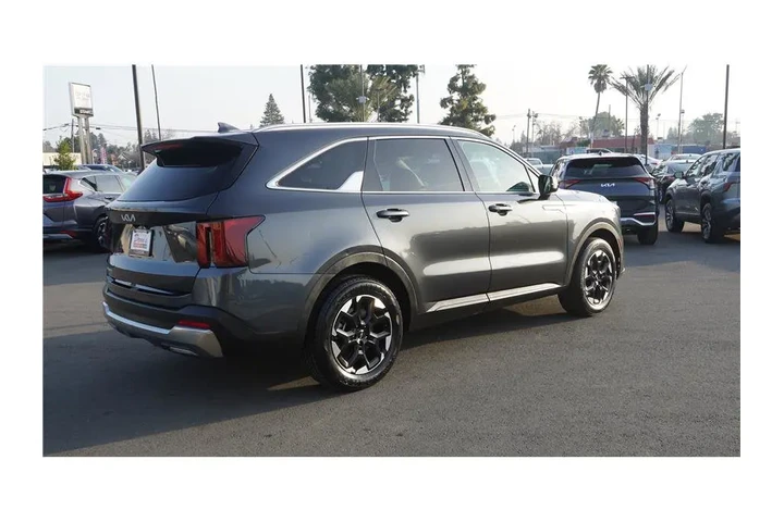 $26984 : 2024 Sorento S image 6