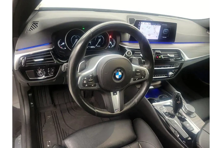 $18998 : BMW 5 Series 2019 530e iPerf image 10